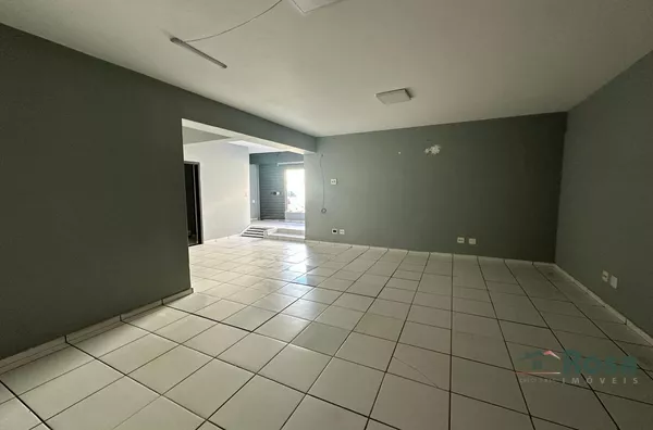 Ponto Comercial com 8 Salas, todas com lavabo, próximo a Câmara Municipal de Cuiabá e Novo Mercado Municipal, no Bairro Centro Sul.
