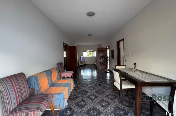 Casa em rua fechada com segurança com excelente potencial para comercial/residencial no Jardim Das Américas