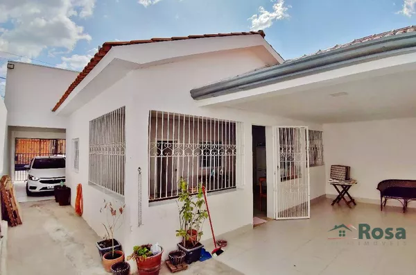 Casa de Esquina no Residencial Milton Figueiredo - Foto 1