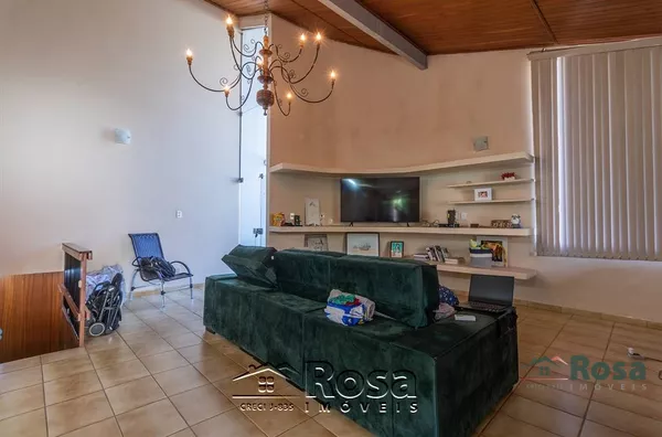 Casa à Venda com 4 Quartos, sendo 3 Suítes no Bairro BOA ESPERANÇA, Cuiabá. - Foto 2