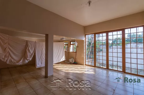Casa à Venda com 4 Quartos, sendo 3 Suítes no Bairro BOA ESPERANÇA, Cuiabá. - Foto 6