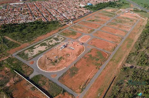 TERRENO NA AV. MÁRIO ANDREAZA, NO CONDOMÍNIO VERANA VÁRZEA GRANDE - Foto 2