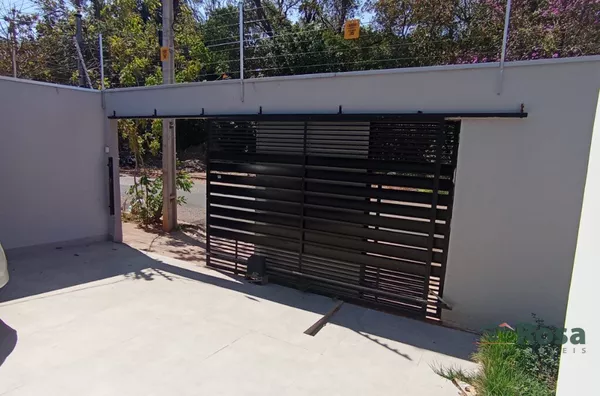 Casa terrea com piscina  para venda, Residencial Flor de Liz, Região prox. Pedra 90, Cuiabá - Foto 4