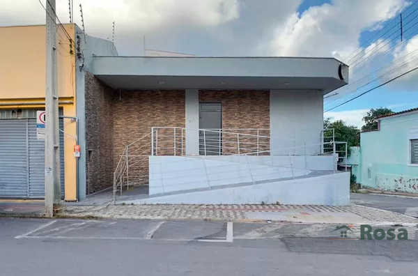 Ponto Comercial com 8 Salas, todas com lavabo, próximo a Câmara Municipal de Cuiabá e Novo Mercado Municipal, no Bairro Centro Sul.
