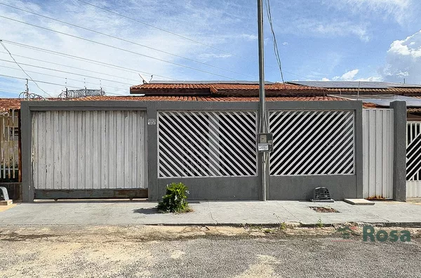 Casa ampla com piscina e energia solar – próximo ao Shopping Estação - Foto 2