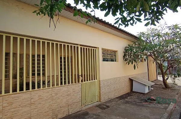 Casa de esquina para venda, 03 quartos sendo 1 suite, 2 vagas de garagem - Parque Cuiabá, Cuiabá - Foto 2