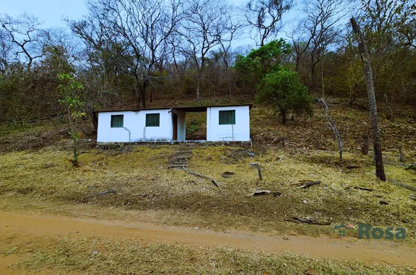 Paraíso no Pantanal: 12 Hectares de Refúgio Pé na Água na Baía de Chacororé - MT - Foto 12