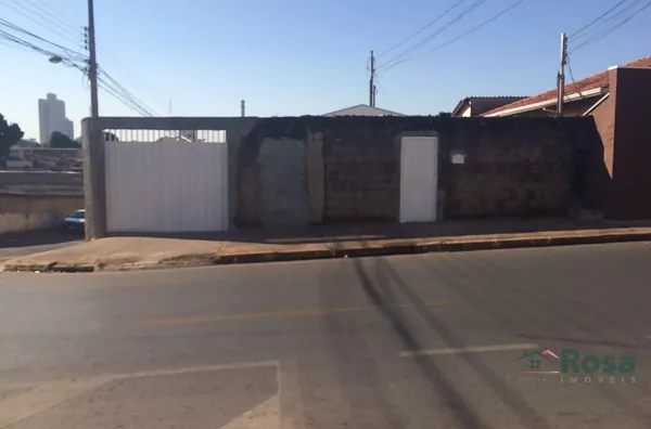 Casa de Esquina para venda, 5 quarto(s), Goiabeiras, Cuiabá - Foto 1