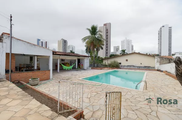 Imóvel Amplo à Venda para Fins Residencial e Comercial, com 4 Quarto(s), sendo 1 Suíte, piscina, próximo ao 44º Batalhão de Infantaria Motoriado, Cuiabá. - Foto 6