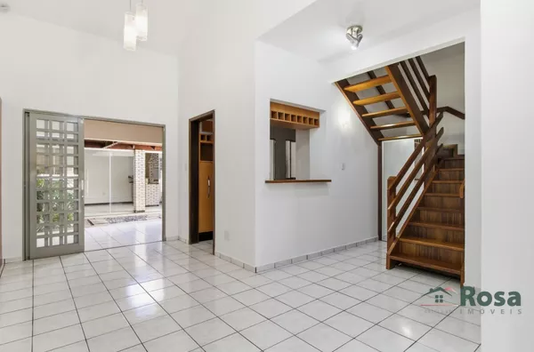Casa de Alto Padrão Que Impressiona do Primeiro ao Último Ambiente.