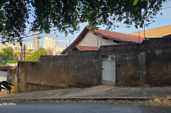 Casa Residencial e Comercial à Venda no Bairro  Araés, Cuiabá - Fica a 300metros da Av. Mato Grosso - Foto 2