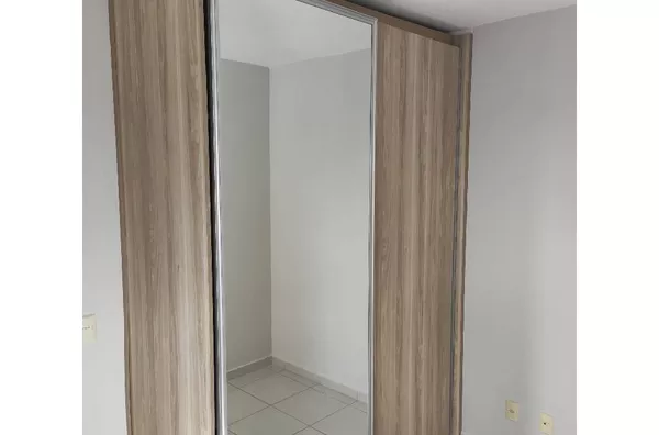 Ótimo apartamento com sacada no Villagio Pompeia, 03 quartos sendo 01 suíte, próximo à Escola Coração de Jesus, 02 vagas de garagem