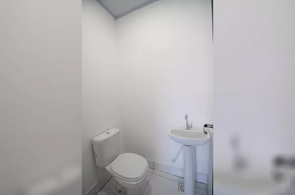 Sala Comercial com Lavabo e Vaga de Garagem, próximo ao Posto Papito, no Bairro Mapim, Várzea Grande.