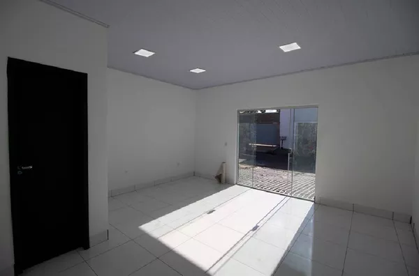 Sala Comercial com Lavabo e Vaga de Garagem, próximo ao Posto Papito, no Bairro Mapim, Várzea Grande.