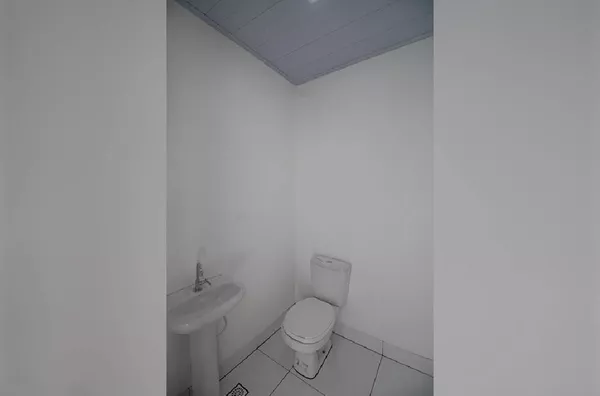 Sala Comercial com Lavabo e Vaga de Garagem, próximo ao Posto Papito, no Bairro Mapim, Várzea Grande.
