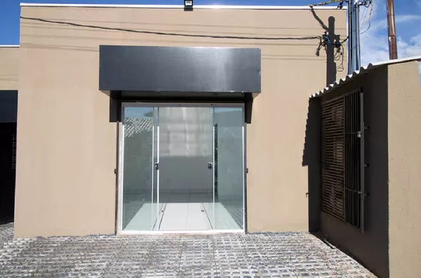 Sala Comercial com Lavabo e Vaga de Garagem, próximo ao Posto Papito, no Bairro Mapim, Várzea Grande.