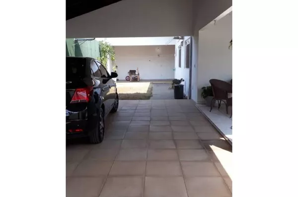 Casa De Esquina perfeita para comercial  no Bairro NOVA VÁRZEA GRANDE