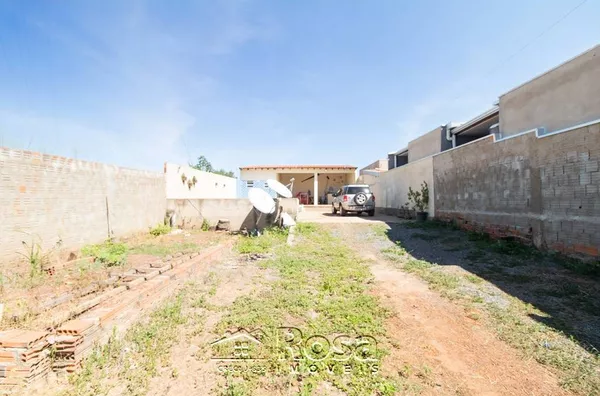 Casa à Venda com 1 Suite, Piscina, varanda gourmet em Acorizal-MT!