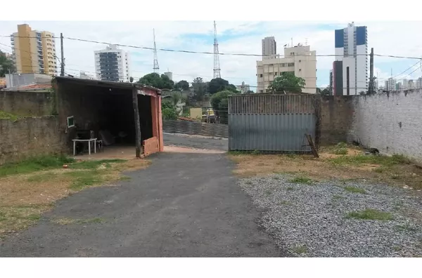 Terreno com 1000 m², a 150 metros da Avenida Mato Grosso e Marechal Deodoro. Aceita Incorporação