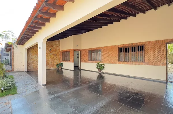 Casa Térrea Comercial/Residencial com Energia Solar e 4 Quartos em Localização Nobre - Próximo à UFMT - Cuiabá/MT
