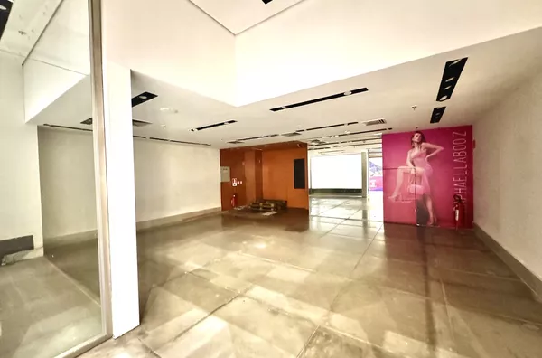 LOJA GOIABEIRAS SHOPPING PISO TÉRREO AO LADO DA VIVARA