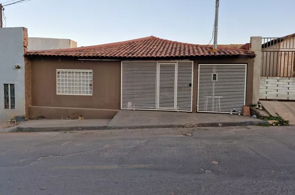 Casa para venda, 3 quartos sendo uma suíte,  Residencial Itapajé, Cuiabá