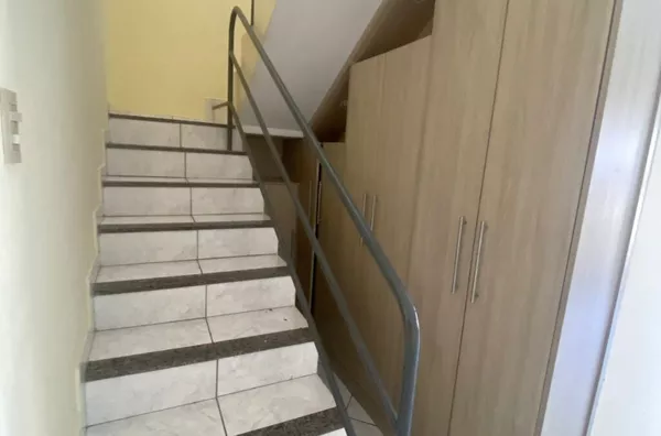 Oportunidade, Sobrado em condomínio fechado  no Jardim Italia com 03 quartos sendo 01 suite