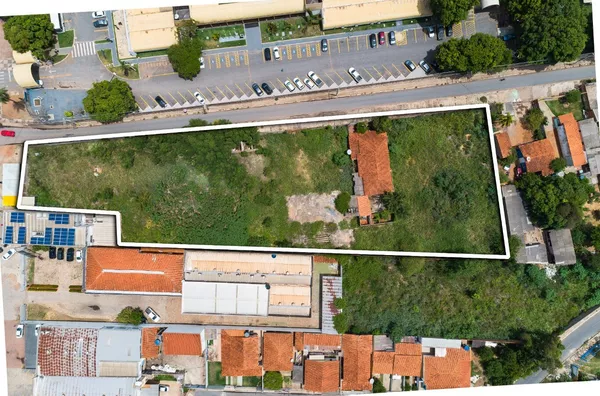 Terreno à Venda e Locação, no Bairro Parque Ohara, localizado na Avenida Ferrando Corrêia, Cuiabá.