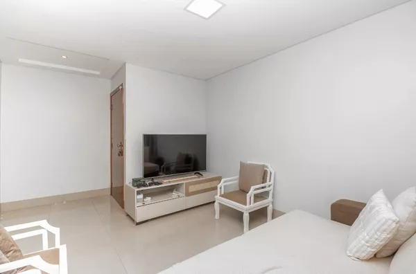 Sobrado à Venda, com 3 Quarto(s) sendo 2 suítes, no Bairro Santa Rosa, próximo ao Shopping Estação, Cuiabá