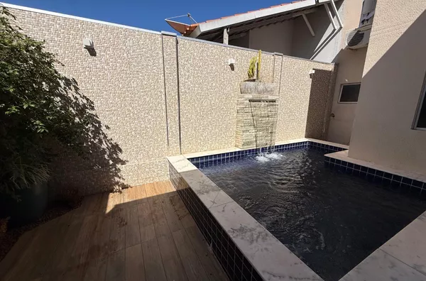 Casa térrea com piscina no condomínio Esmeralda na Mário Andreazza VG