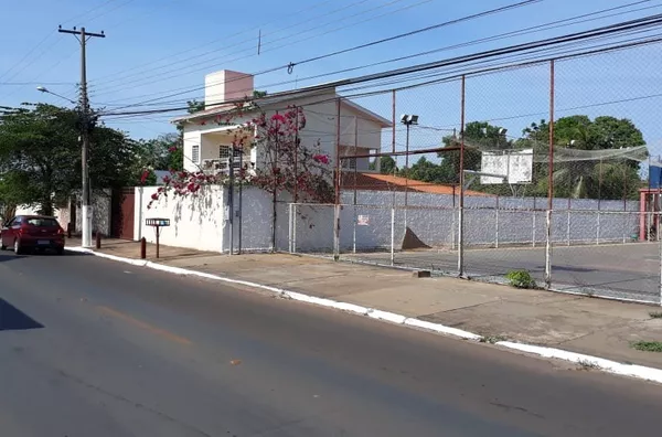 Sobrado para venda, 4 quartos sendo uma suíte,  Centro-sul, Várzea Grande