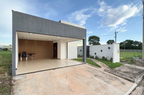 Casa com 3 Quarto(s), sendo 1 Suíte, Churrasqueira, Piscina no Distrito Industrial, Cuiabá.
