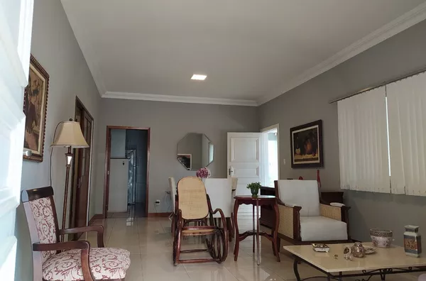 Casa Residencial /Comercial próxima ao Hospital Santa Rosa, Jardim Mariana, Cuiabá