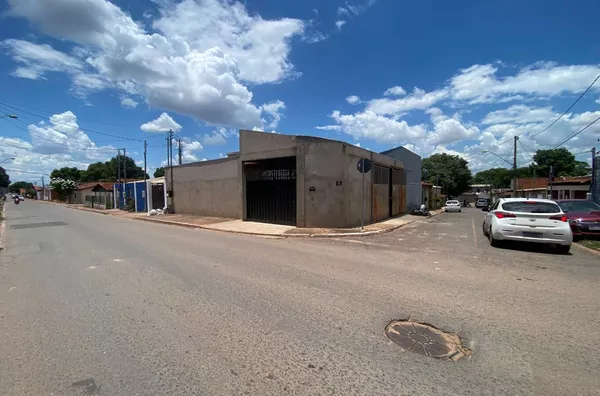 Linda casa para venda com piscina, por apenas R$369.000,00. Bairro COHAB SÃO GONÇALO, Cuiabá.