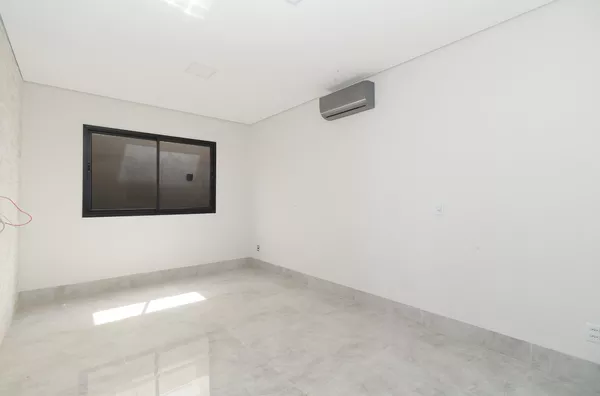 Sobrado em Condomínio com 4 quarto(s) sendo 2 Suítes, no FLORAIS DO VALLE próximo do Buffet Leita Malouf,  Ribeirão Do Lipa, Cuiabá.