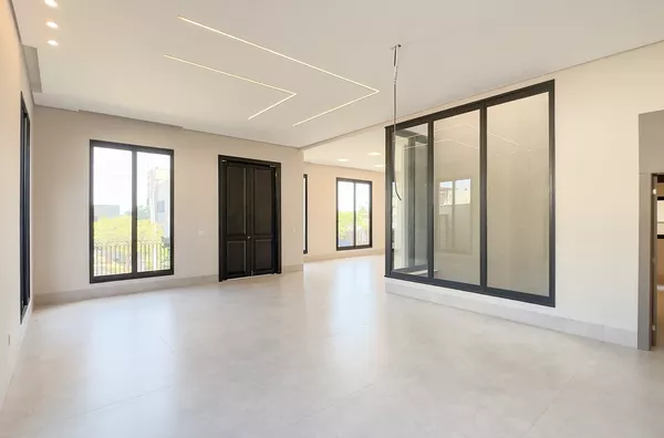 Casa à venda fachada Neoclassica, com 4 suítes no CONDOMÍNIO VILLA JARDIM, Cuiabá.