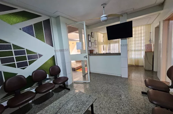 PREDIO para venda,possui espaço para colocar elevador, próximo ao Hospital Geral, Laboratórios, CENTRO SUL Cuiabá