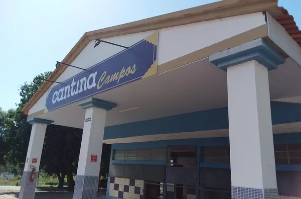 Cantina em Faculdade