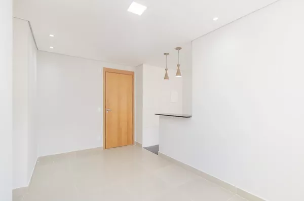 Apartamento à Venda no Térreo, todo reformado com 2 Quartos, no Condomínio CHAPADA DOS POENTES, próximo ao Centro de Várzea Grande.