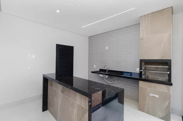 Casa Térrea à Venda com 3 Suítes no Condomínio Primor das Torres, Cuiabá.