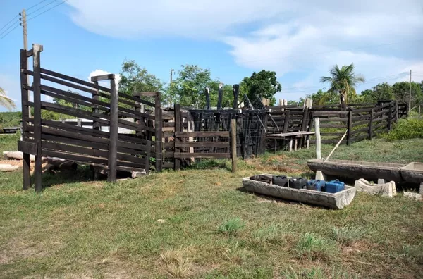 CHÁCARA A 12KM DE CUIABA, APÓS O BANDEIRA, ASFALTO NA PORTEIRA.