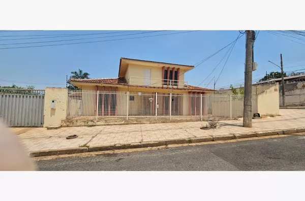 Casa De Esquina para venda,  Jardim Primavera, Cuiabá