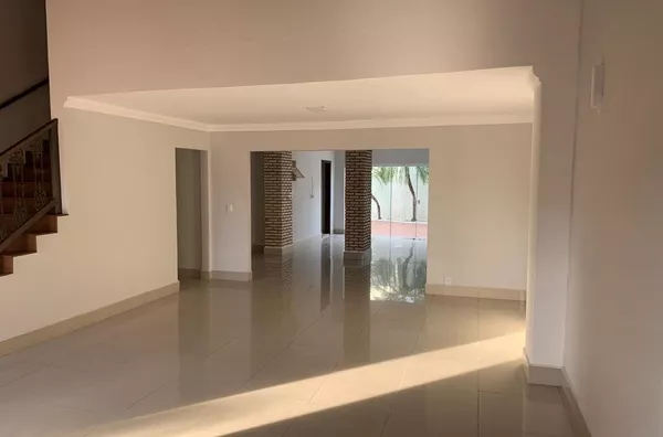SOBRADO COMPORTA ATÉ 8 SALAS COMERCIAIS , próximo ao Jardim Cuiabá e Miguel Sutil Cuiabá