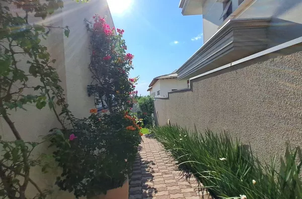 Sobrado em condomínio fechado para venda,  Villa Jardim, Na parte alta do condominio Cuiabá MT