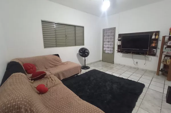 Casa para venda,  Bairro Altos do Coxipó, com 03 dormitórios. 
