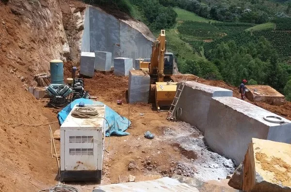 Oportunidade de Investimento: Ativo Mineral (Granito Exótico) com Terras em Minas Gerais