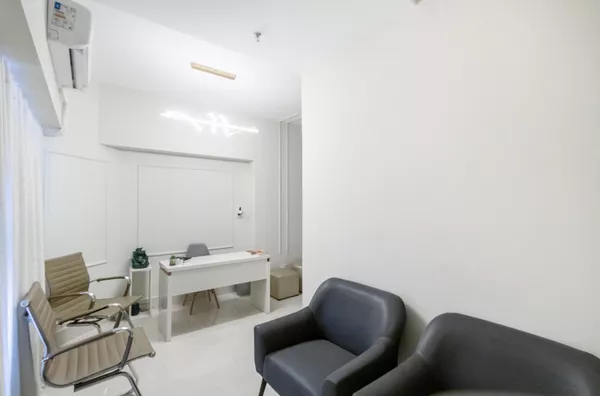 Sala Comercial para venda, com 5 ambientes, localizado na Av. Isaque Póvoas, no Edifício Mirante do Coxim, Goiabeira, Cuiabá!