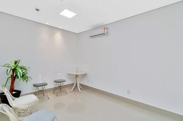 Excelente Sala comercial a  venda, na  Avenida do CPA 