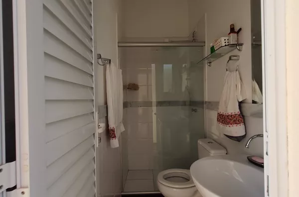 Casa em condomínio para venda,  3 suites, com Energia Solar