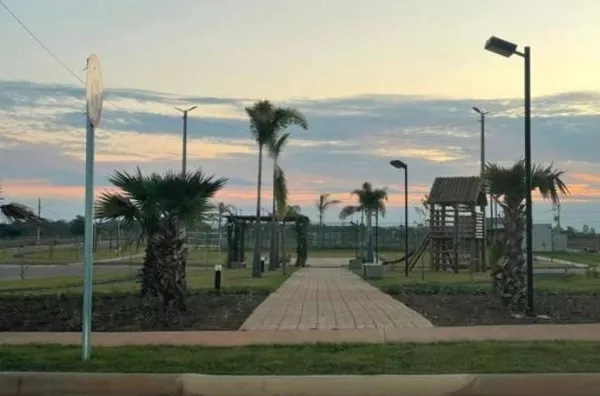 TERRENO NA AV. MÁRIO ANDREAZA, NO CONDOMÍNIO VERANA VÁRZEA GRANDE